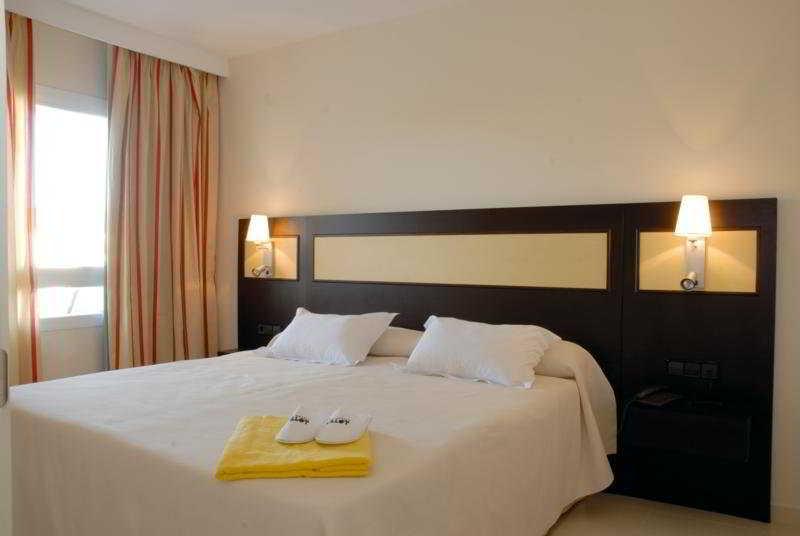 Hotel Illot Suites Cala Ratjada  Exterior photo