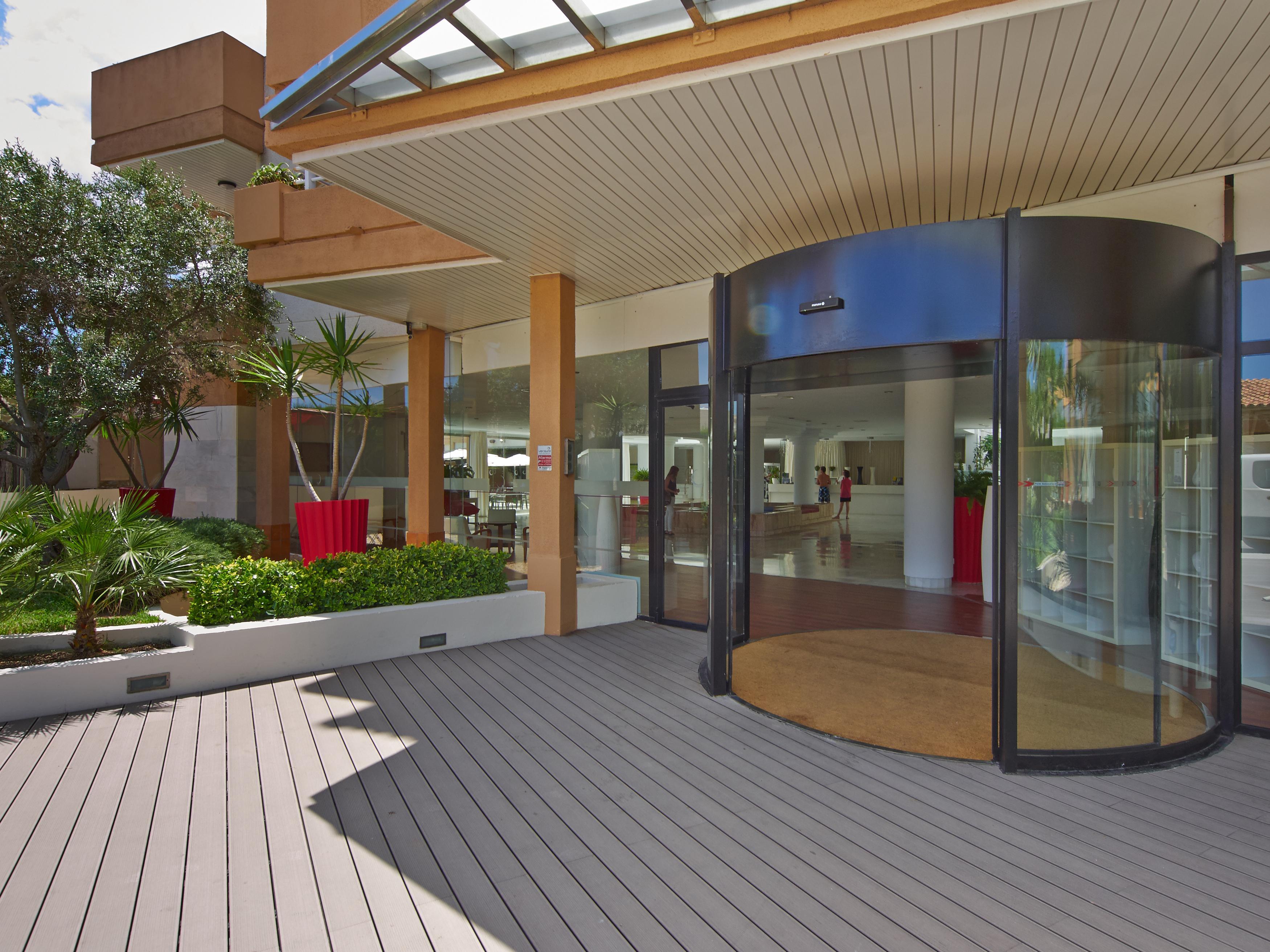 Hotel Illot Suites Cala Ratjada  Exterior photo